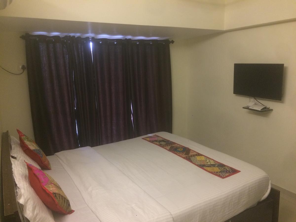 Poonam Hieghts Bed & Breakfast Mumbai Dış mekan fotoğraf