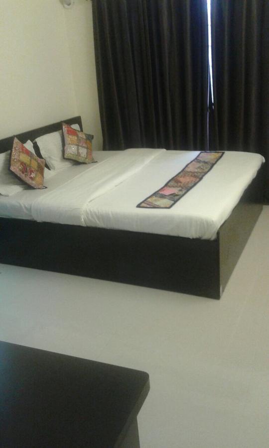 Poonam Hieghts Bed & Breakfast Mumbai Dış mekan fotoğraf