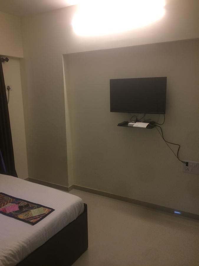 Poonam Hieghts Bed & Breakfast Mumbai Dış mekan fotoğraf