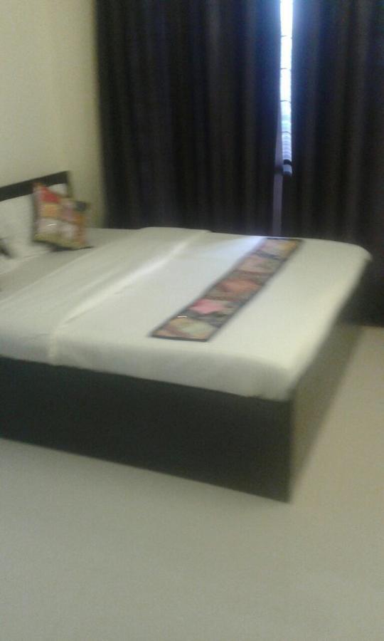 Poonam Hieghts Bed & Breakfast Mumbai Dış mekan fotoğraf