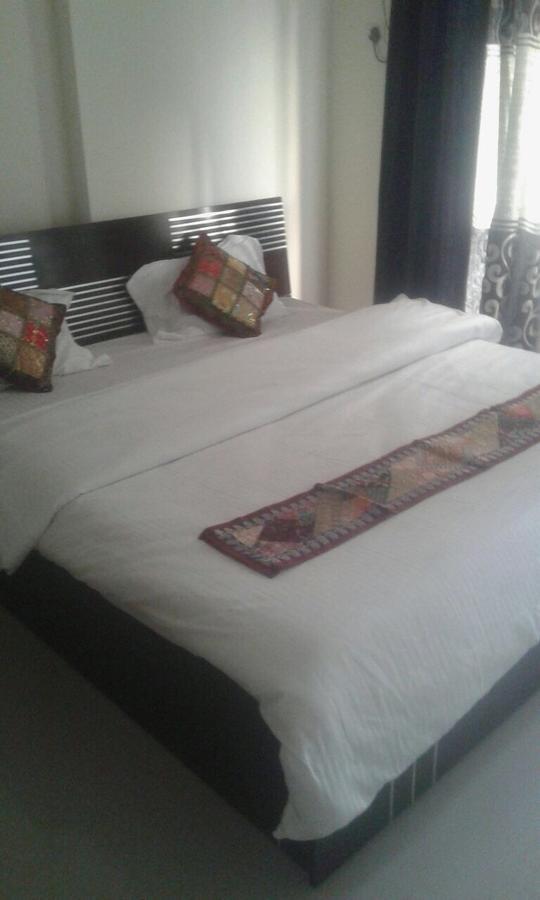 Poonam Hieghts Bed & Breakfast Mumbai Dış mekan fotoğraf