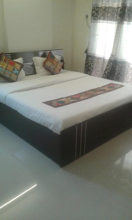 Poonam Hieghts Bed & Breakfast Mumbai Dış mekan fotoğraf