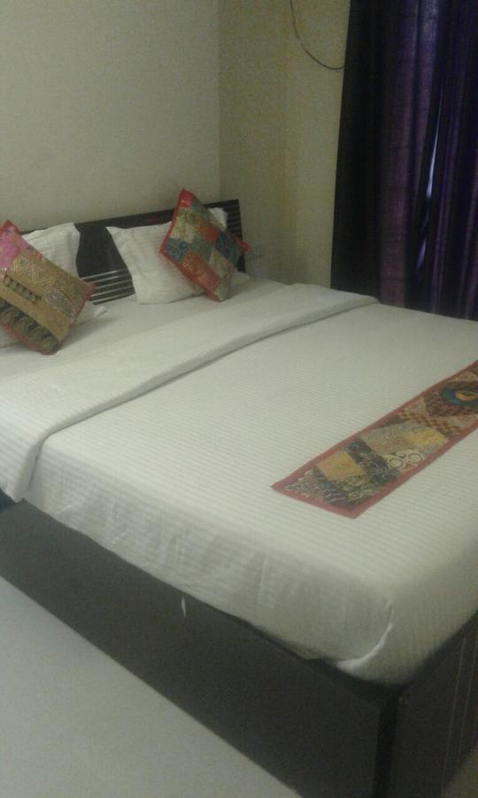 Poonam Hieghts Bed & Breakfast Mumbai Dış mekan fotoğraf
